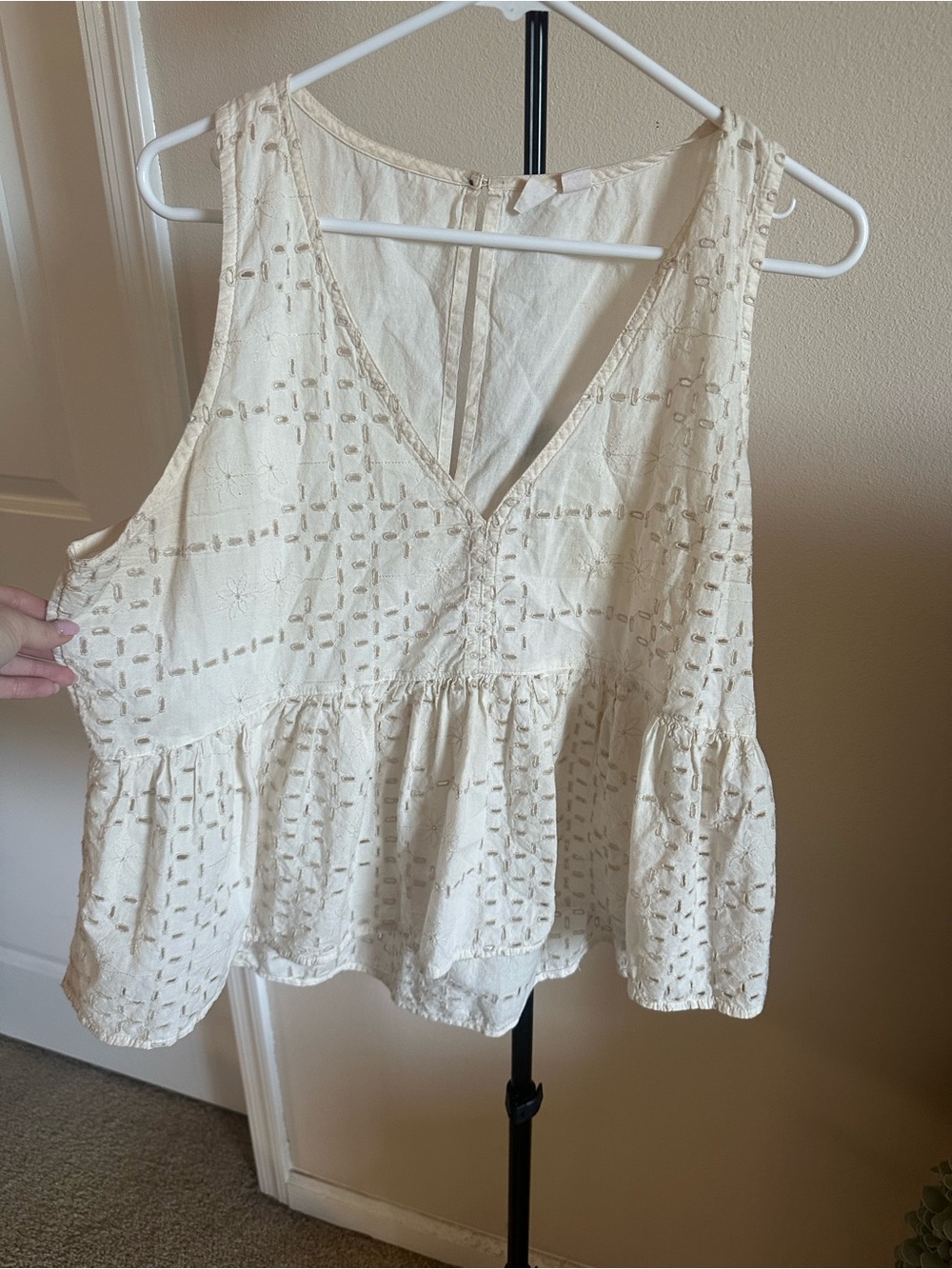 Melrose and Market Cream Eyelet V-Neck Peplum Camisole. 100% Cotton! - Picture 10 of 10